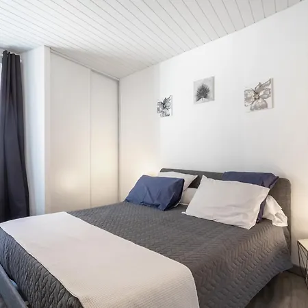 Logis Du Roussillon * 贝莱斯塔