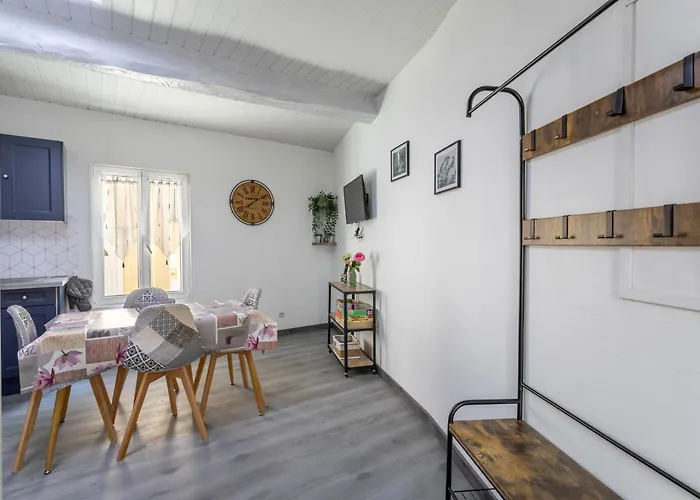 Logis Du Roussillon Casa de Férias *